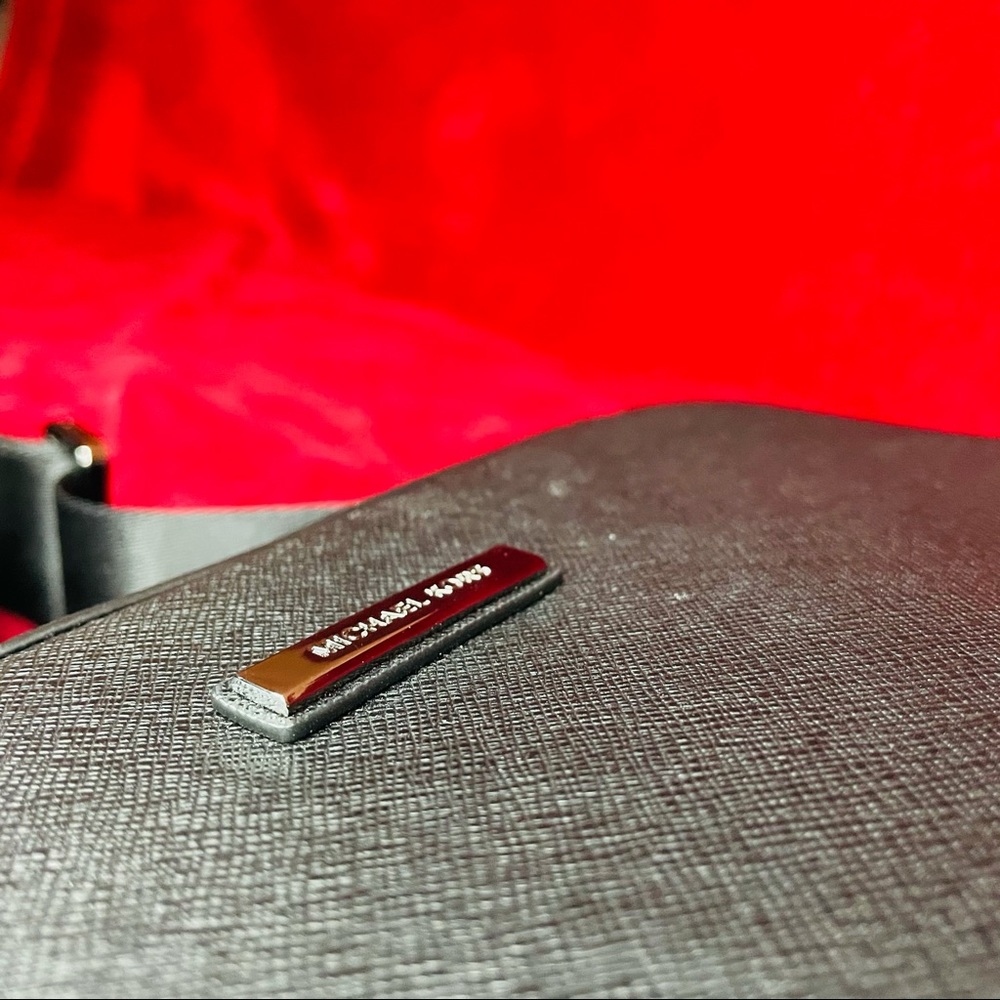 Michael Kors Men’s Andy Flight Bag Black Crossbody - Picture 11 of 15